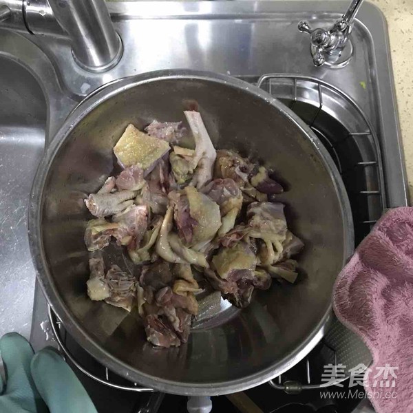 小鸡炖蘑菇的做法