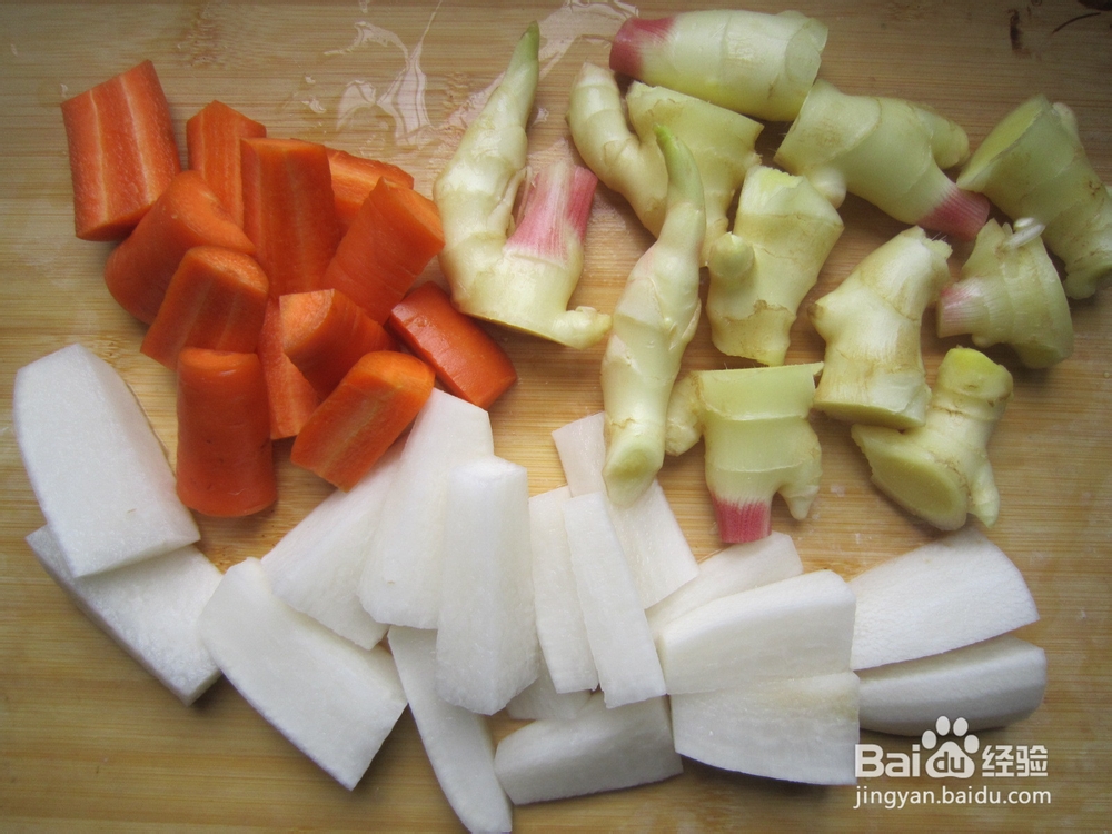 口感脆生，色泽鲜亮，开胃提神------四川泡菜