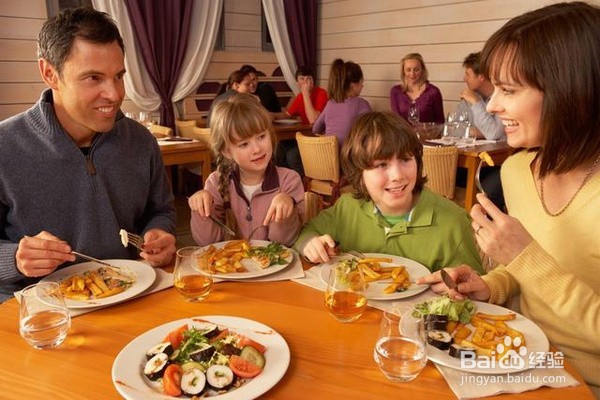 <b>孩子在餐桌上需要养成哪些好习惯</b>