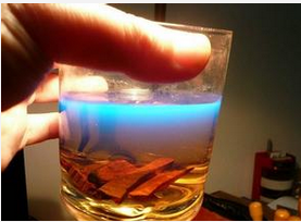 小叶紫檀手把件的打磨过程