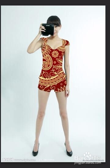 使用PS替换人物的衣服