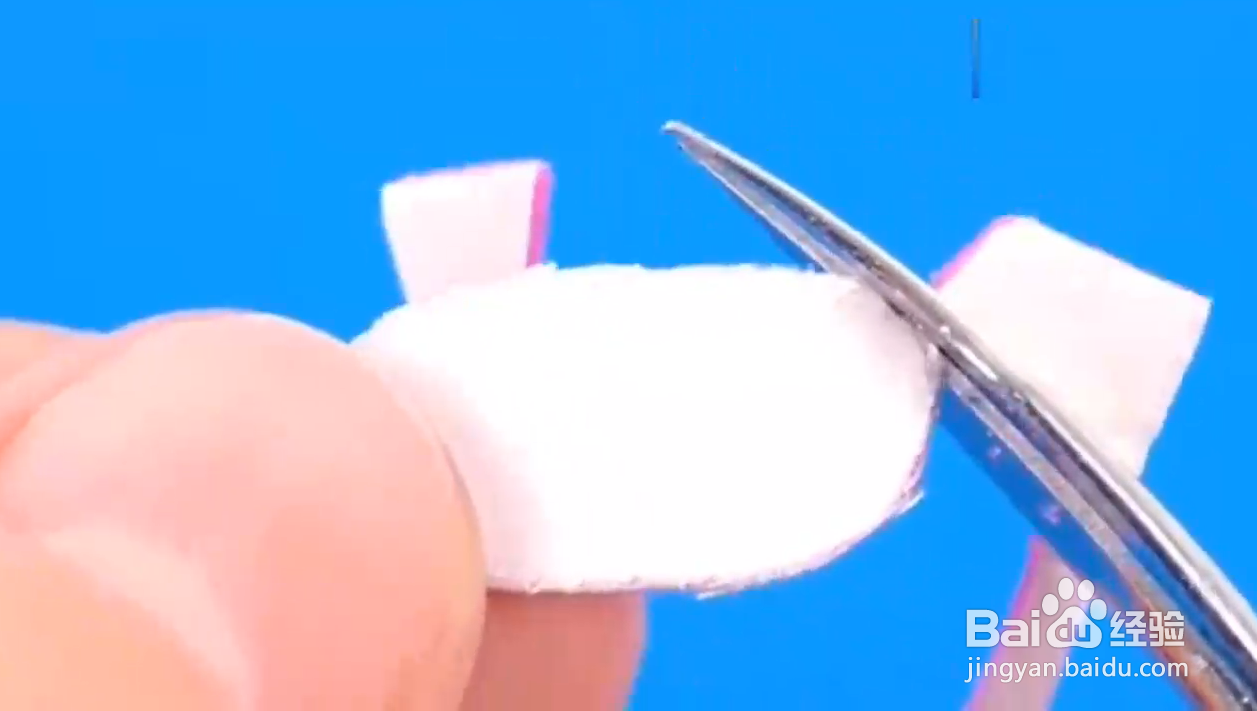 怎样给芭比娃娃做发卡