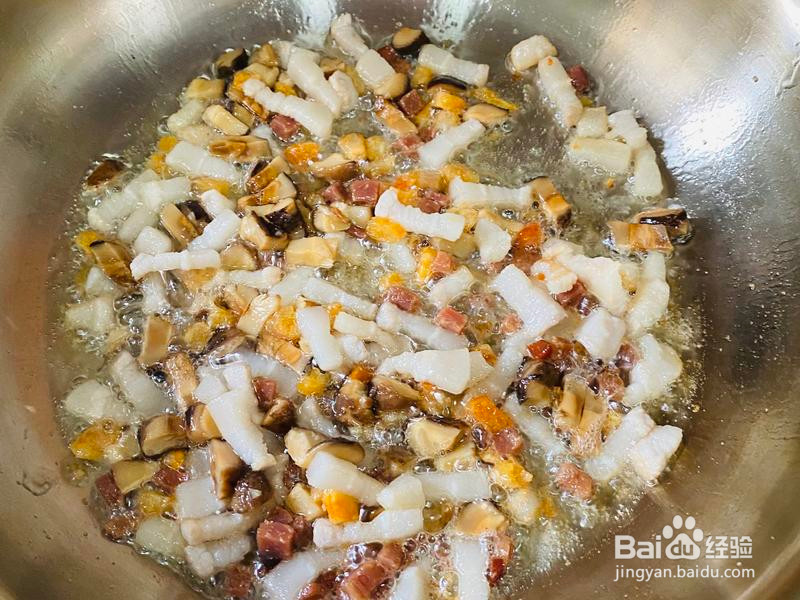 土豪版黑白糯米酿油豆腐的做法