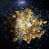 如何做美味的琥珀核桃仁？