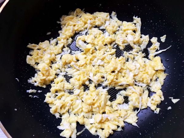 烫面韭菜鸡蛋馅饼