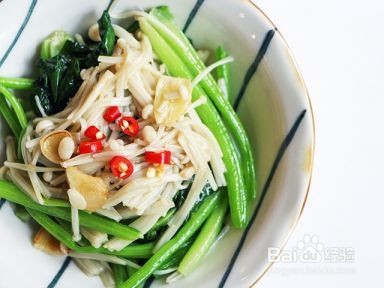 如何做出家常菜系列之菠菜炒金针菇