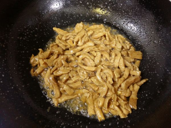 肉丝木耳炒黄花