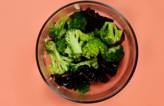 如何做出正宗的凉拌西兰花