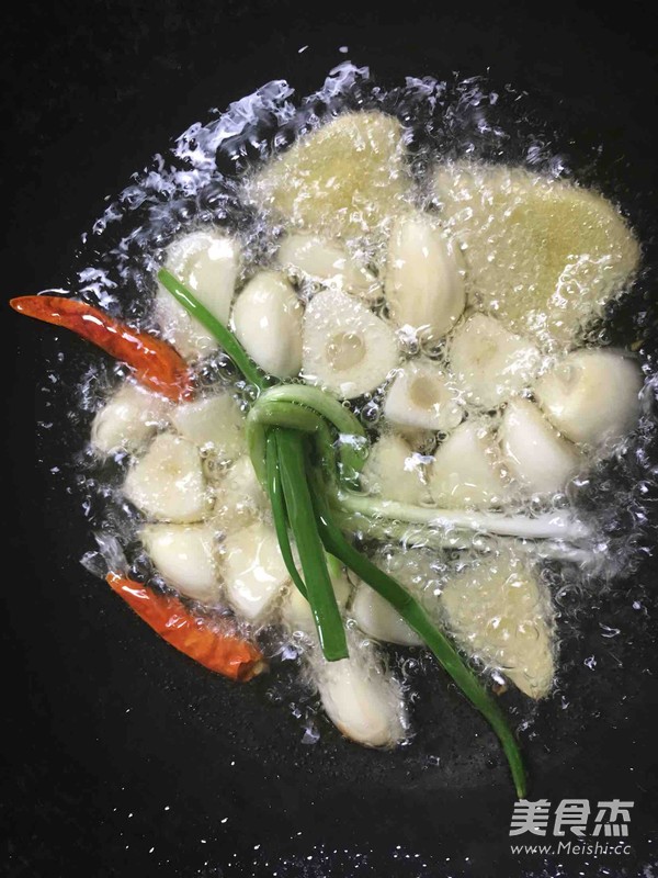 十三香龙虾的做法