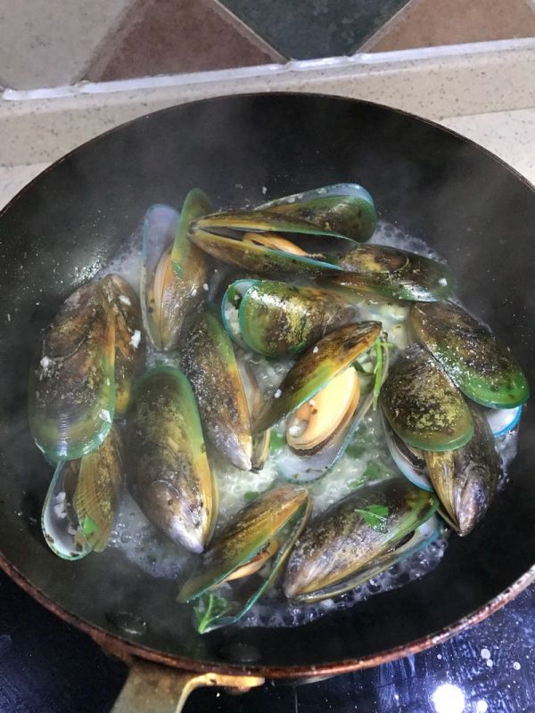 法式白葡萄酒煮青口