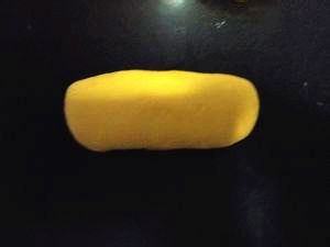 蝴蝶扇形蛋黄面包