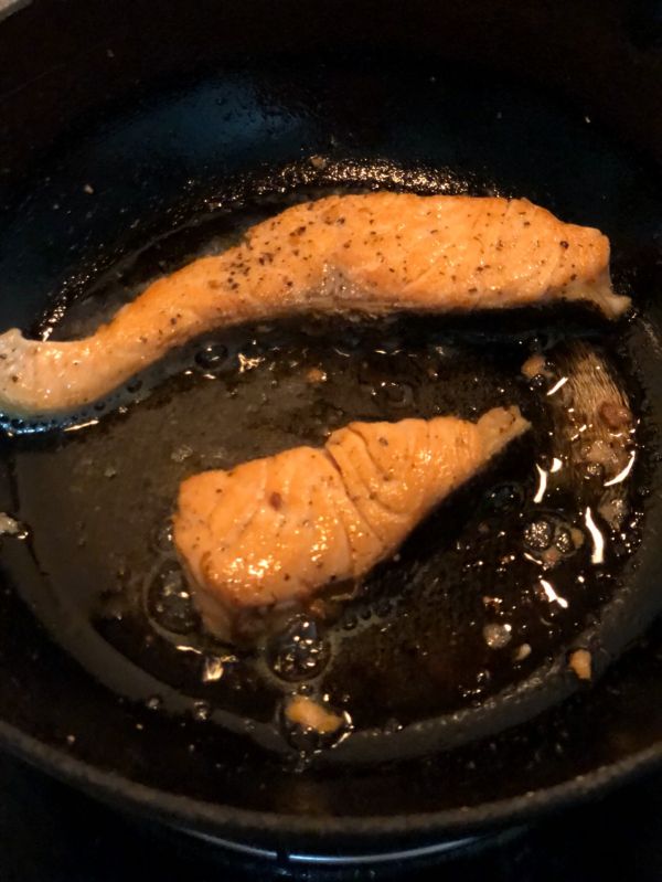 三文鱼藜麦沙拉