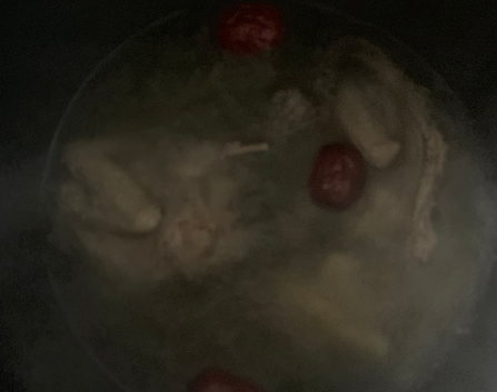 请问用电饭煲煲鸽子怎么做