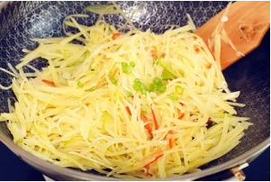醋溜土豆丝,你真的会溜吗?记住这三点,一定好吃!