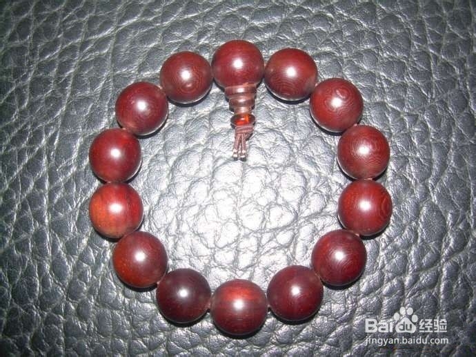 初级玩家，请区分仿制印度小叶紫檀手串