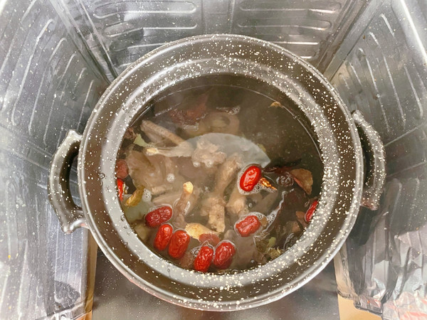 鸽子灵芝金线莲养肝汤