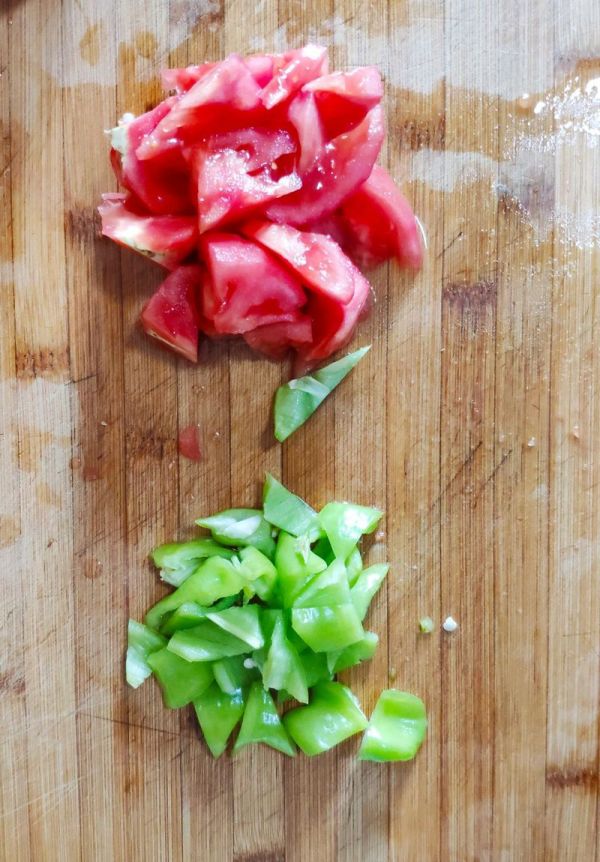 西红柿烩金针菇豆皮