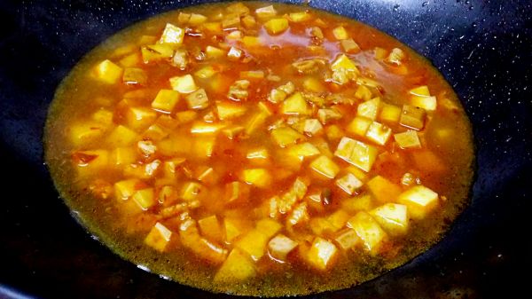 葱油蒜薹土豆肉