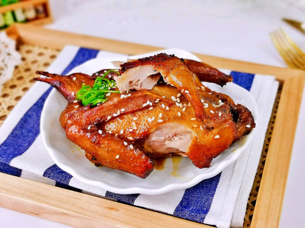 黑胡椒辣酱烤乳鸽
