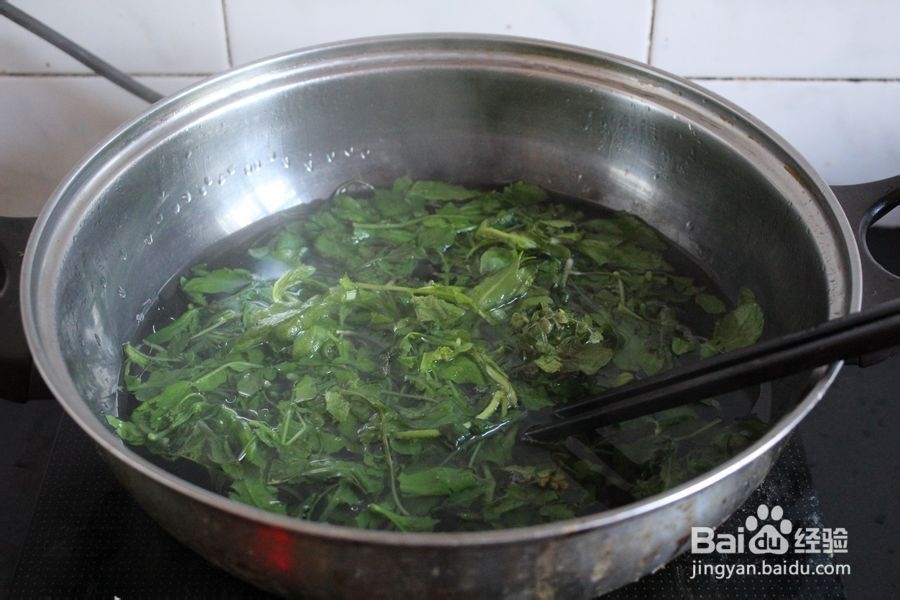 怎么做荠菜北极虾手工拉面