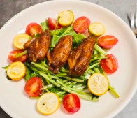 鸡中翅苦菊沙拉的做法