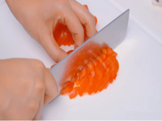 虾仁土豆泥披萨怎么做？