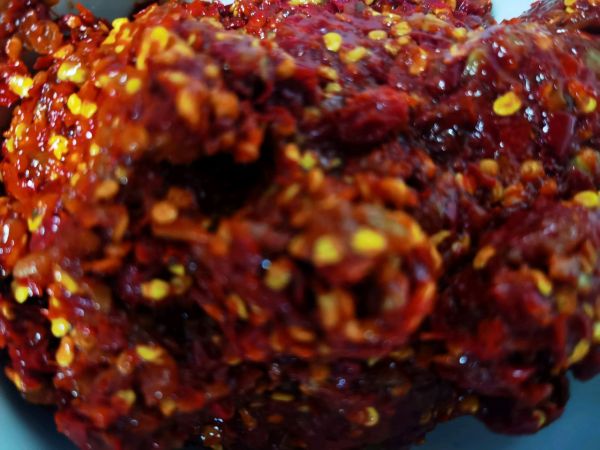 秘制肉丁油辣椒