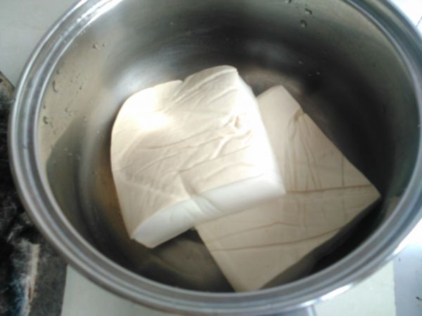 豆腐鱼头白贝汤