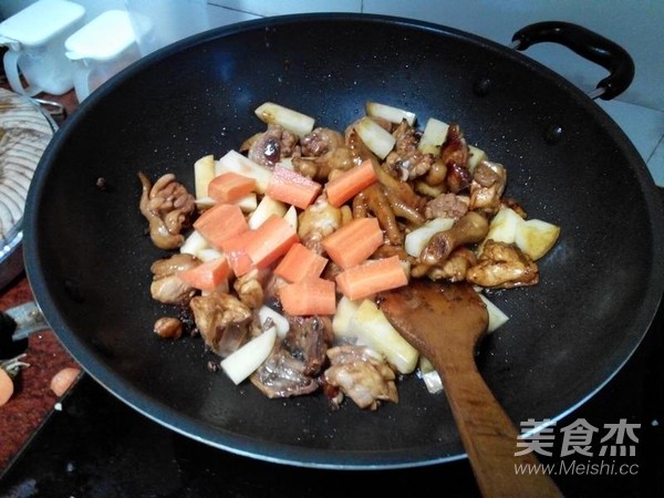 大盘鸡盖面的做法