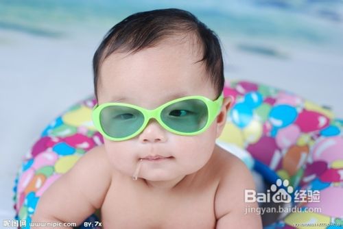 如何给宝宝物理降温