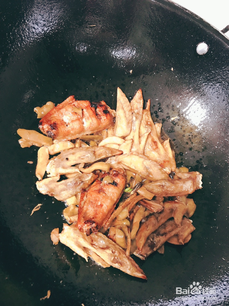 孩子爱吃的鸡翅鸡尖榨菜