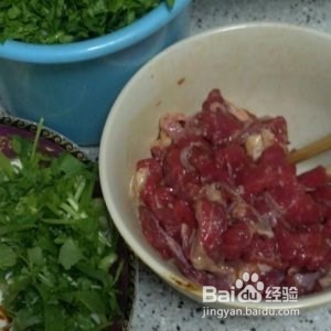 盖菜炒牛肉的做法