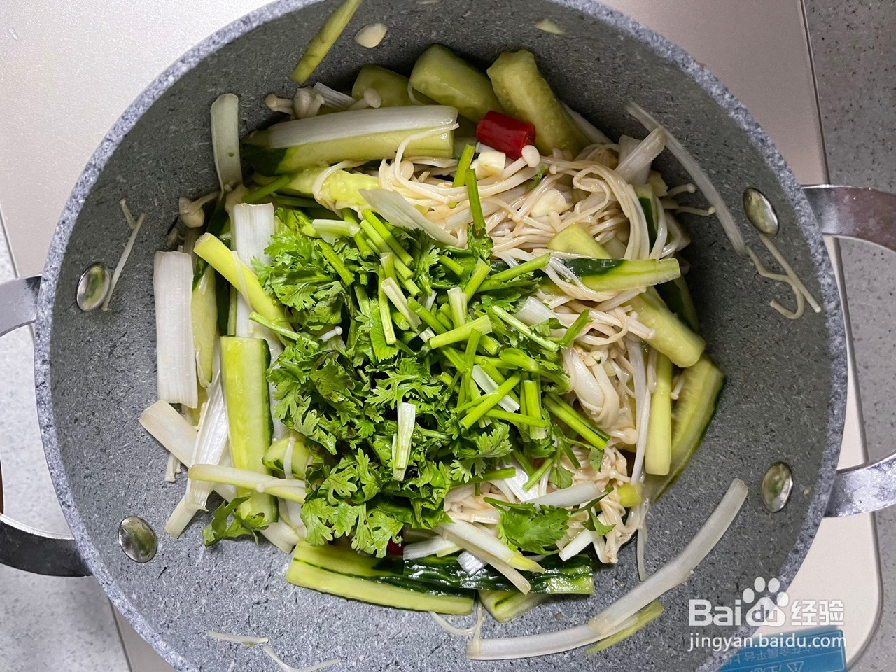 凉拌黄瓜金针菇的做法