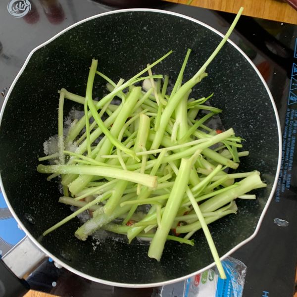 小米辣炒空心菜