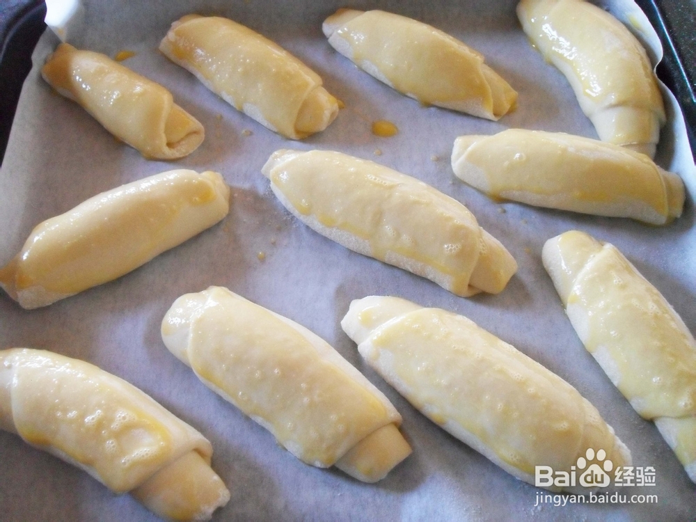 享受暖暖的午后阳光——芝麻小餐包