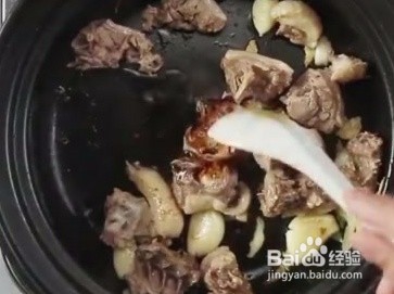 蒜香焖鸭块怎么做