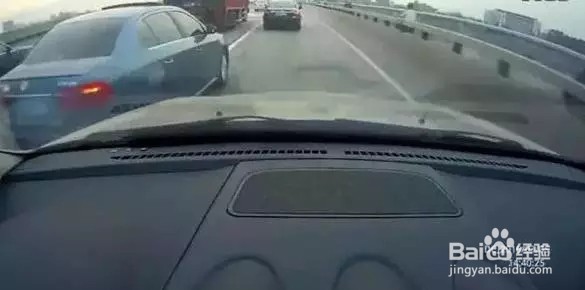 高速开车十大讨人嫌的动作