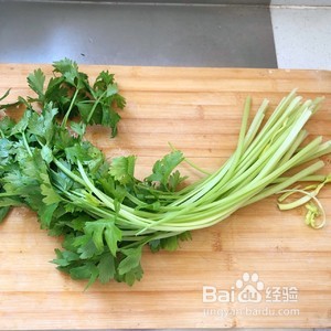 素炒香芹的做法