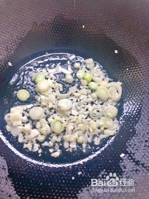 如何自制鲜美的红烧香菇拌小青菜