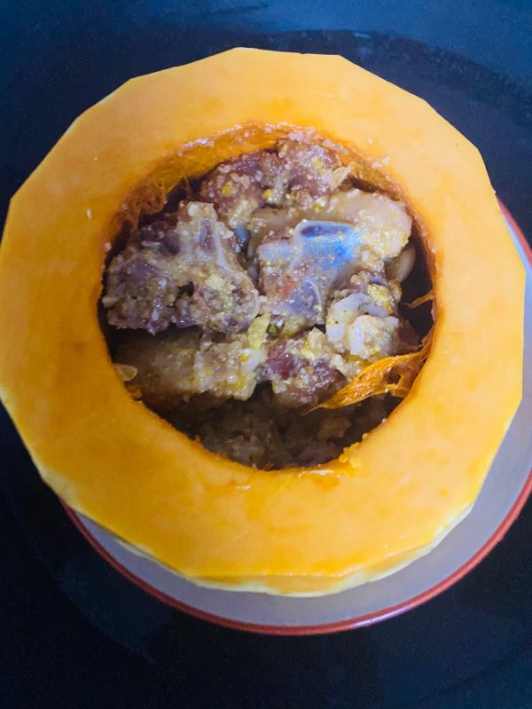 香猪骨腩南瓜盅