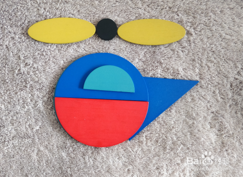 用蒙氏几何积木怎样拼一架直升飞机呢?