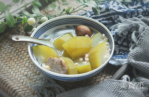 茨实节瓜消暑汤