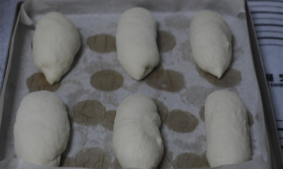 卡士达酱芝麻餐包的做法