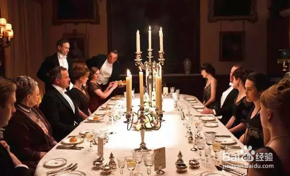 畅谈葡萄酒，跟《唐顿庄园》学习侍酒小技能