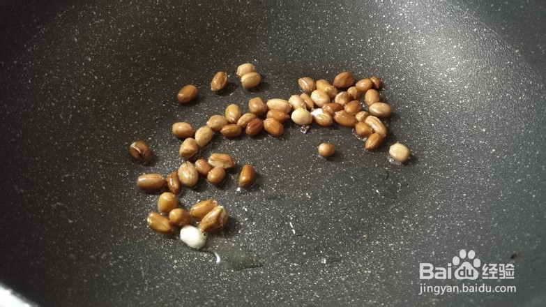 炸花生米拌黄瓜的制作方法