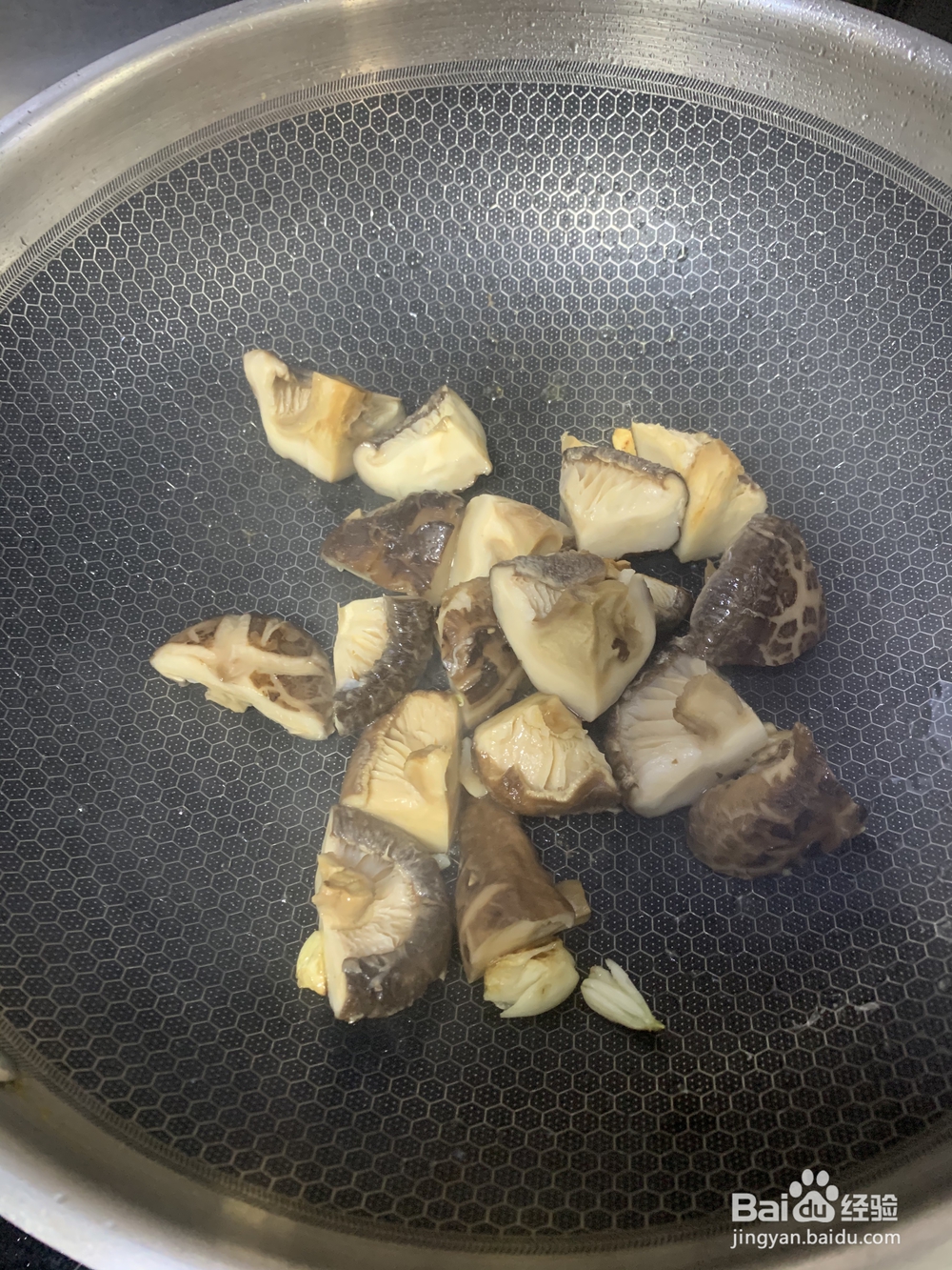 超级过瘾的发菜花菇炆鸡
