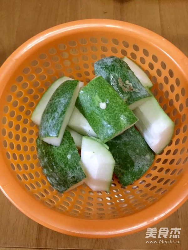 冬瓜鱼头汤的做法