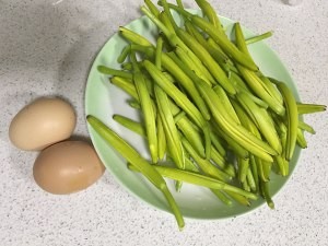 教你怎么做新鲜黄花菜炒鸡蛋