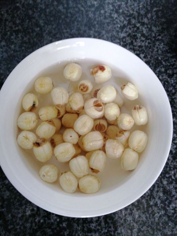 红枣银耳莲子羹