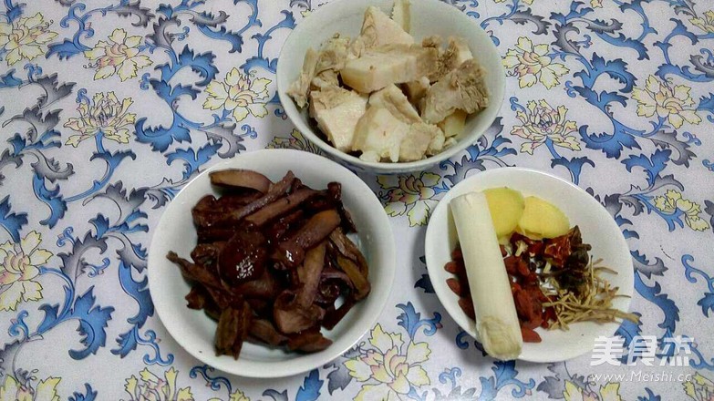 炖鸽子的家常做法